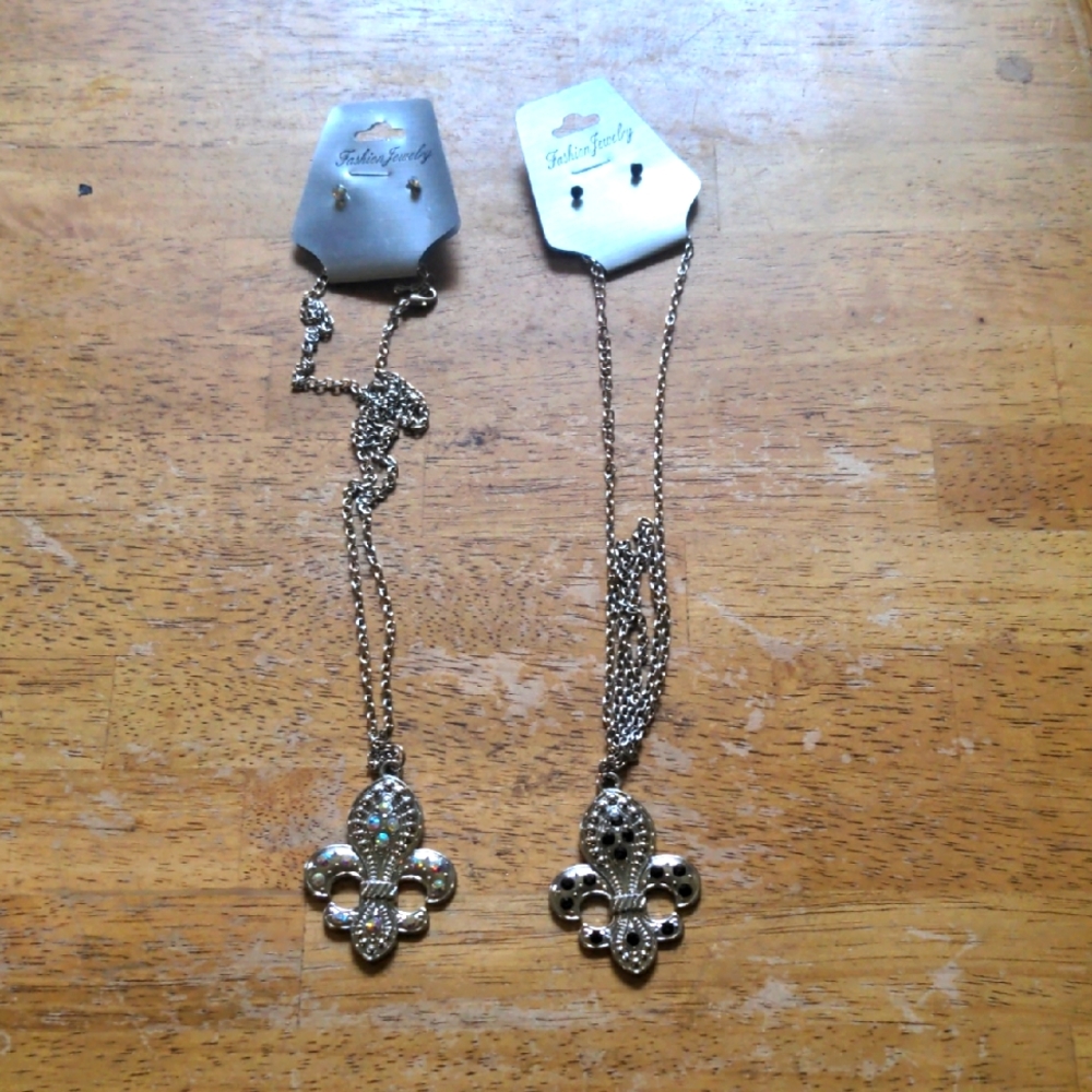 Silver and Black Fleur-De-Lis Necklace Sets